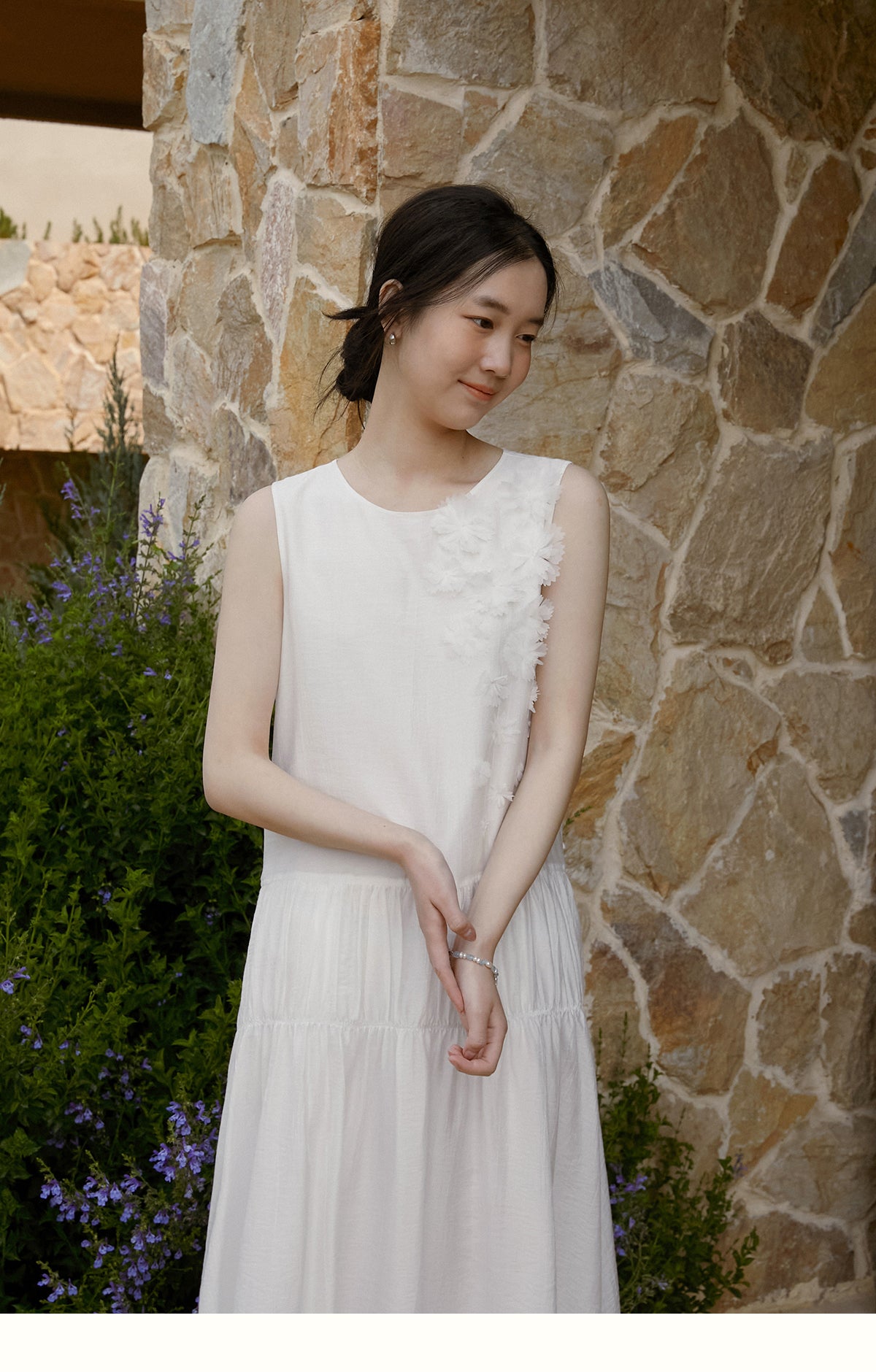 Sleeveless Dress With Floral Detail And Tiered Waist