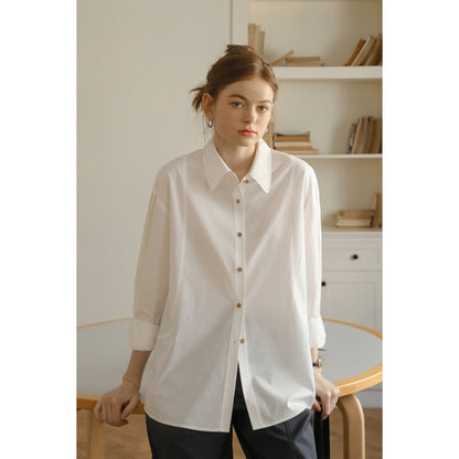 Clean-Cut Shirt With Contrast Buttons