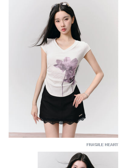 Lily Floral Print V-Neck Slim Fit Ruched T-Shirt