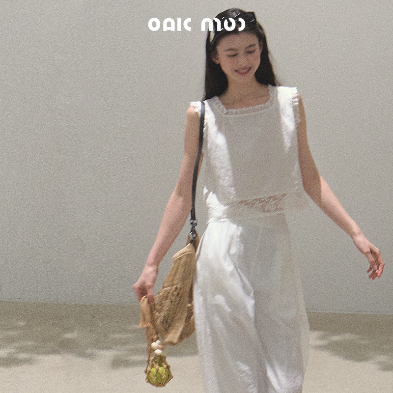 Lace Trimmed Sleeveless Linen Blend Top