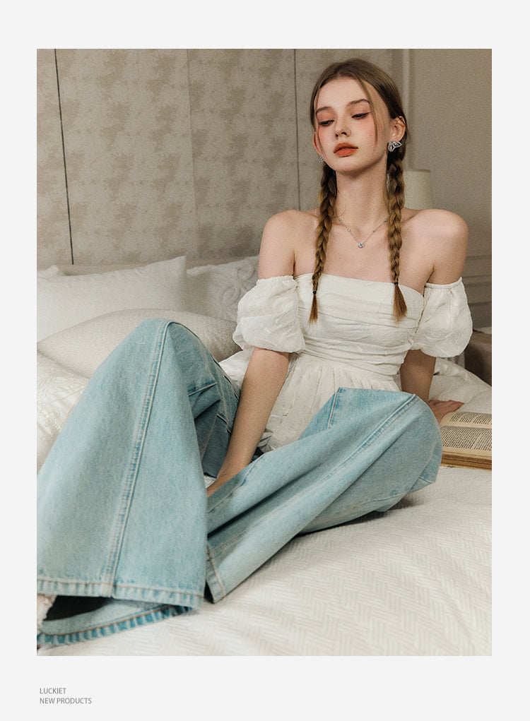 Slightly Flared Shaping Jeans