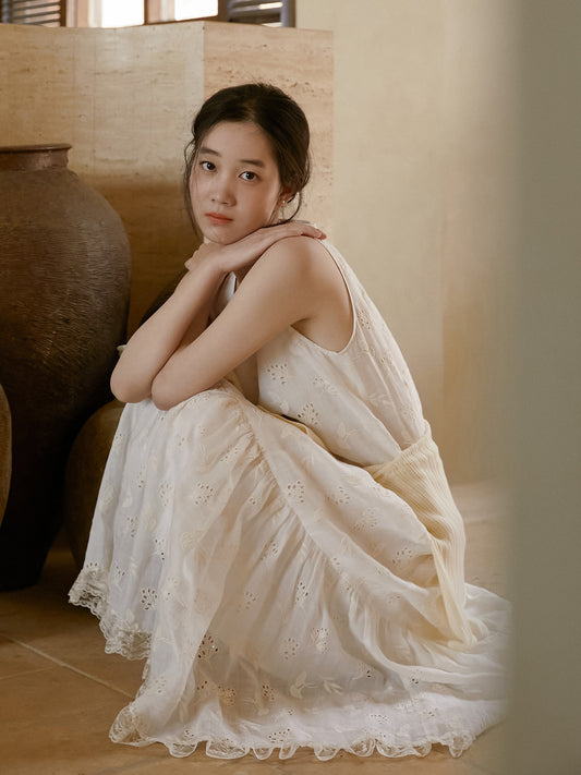 Leaf Motif Embroidered Sleeveless Dress