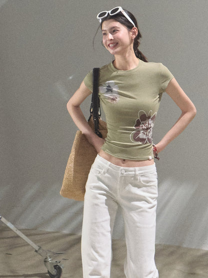 Low-Rise Figure-Enhancing Jeans