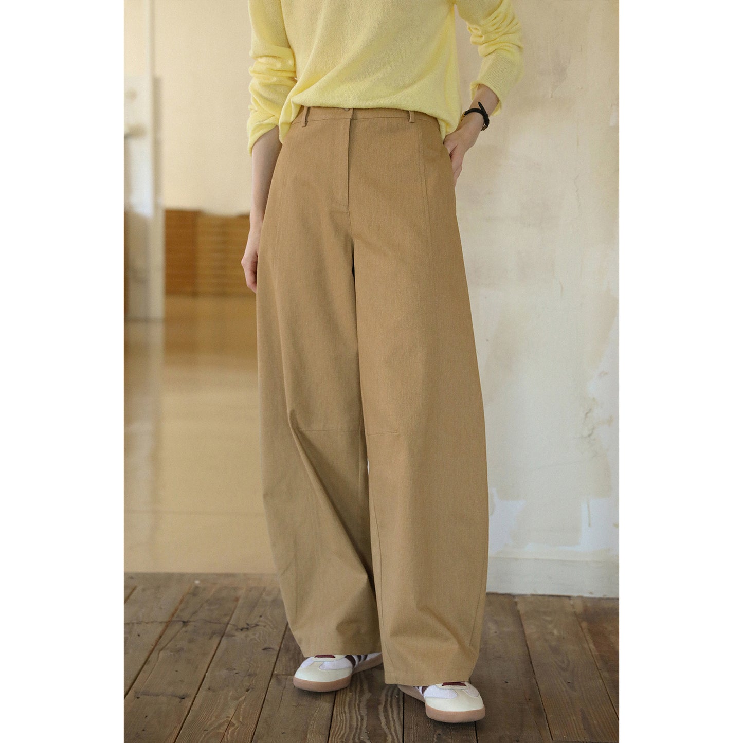 High Waist Curved Wide-Leg Pants