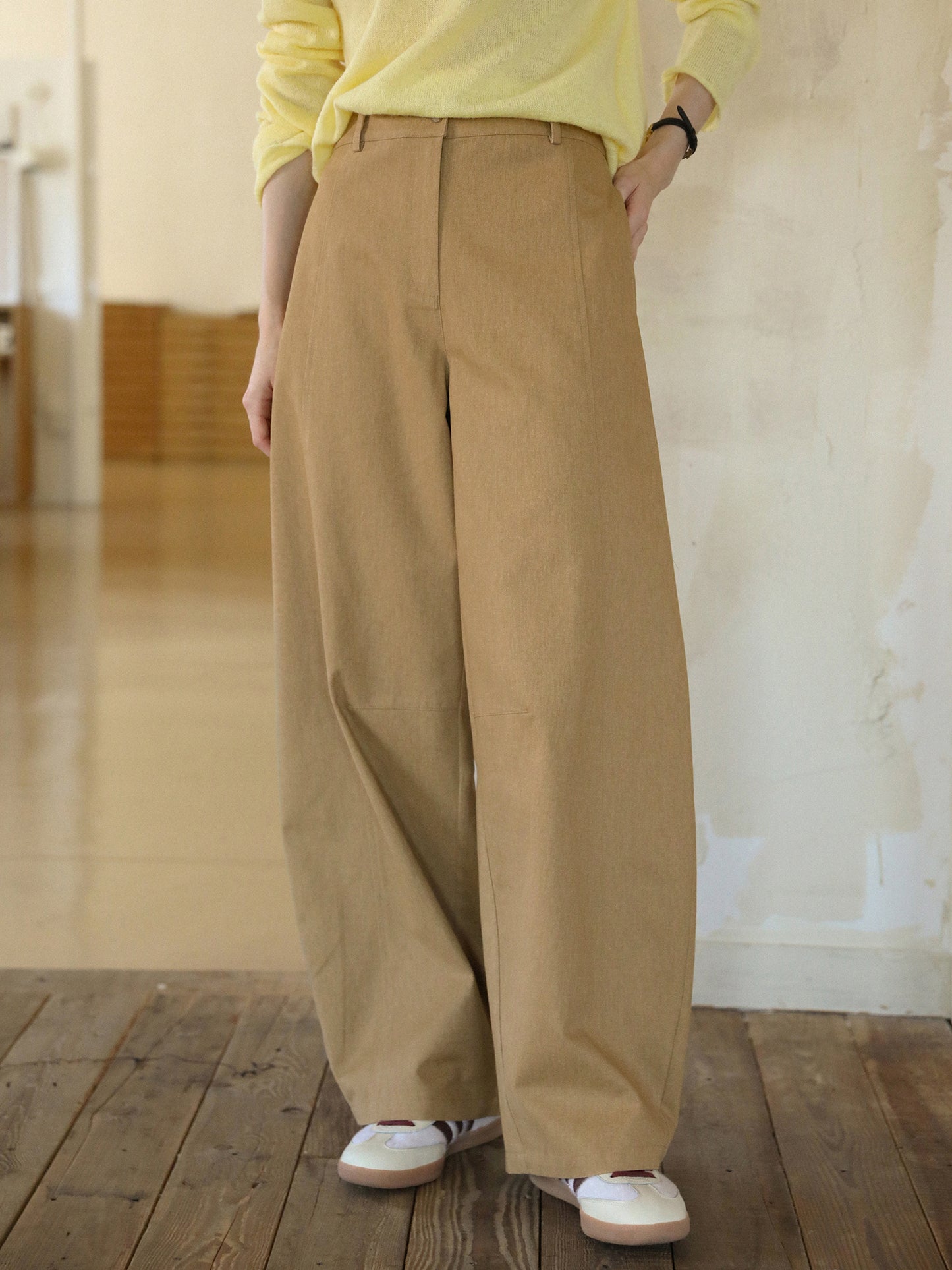 High Waist Curved Wide-Leg Pants