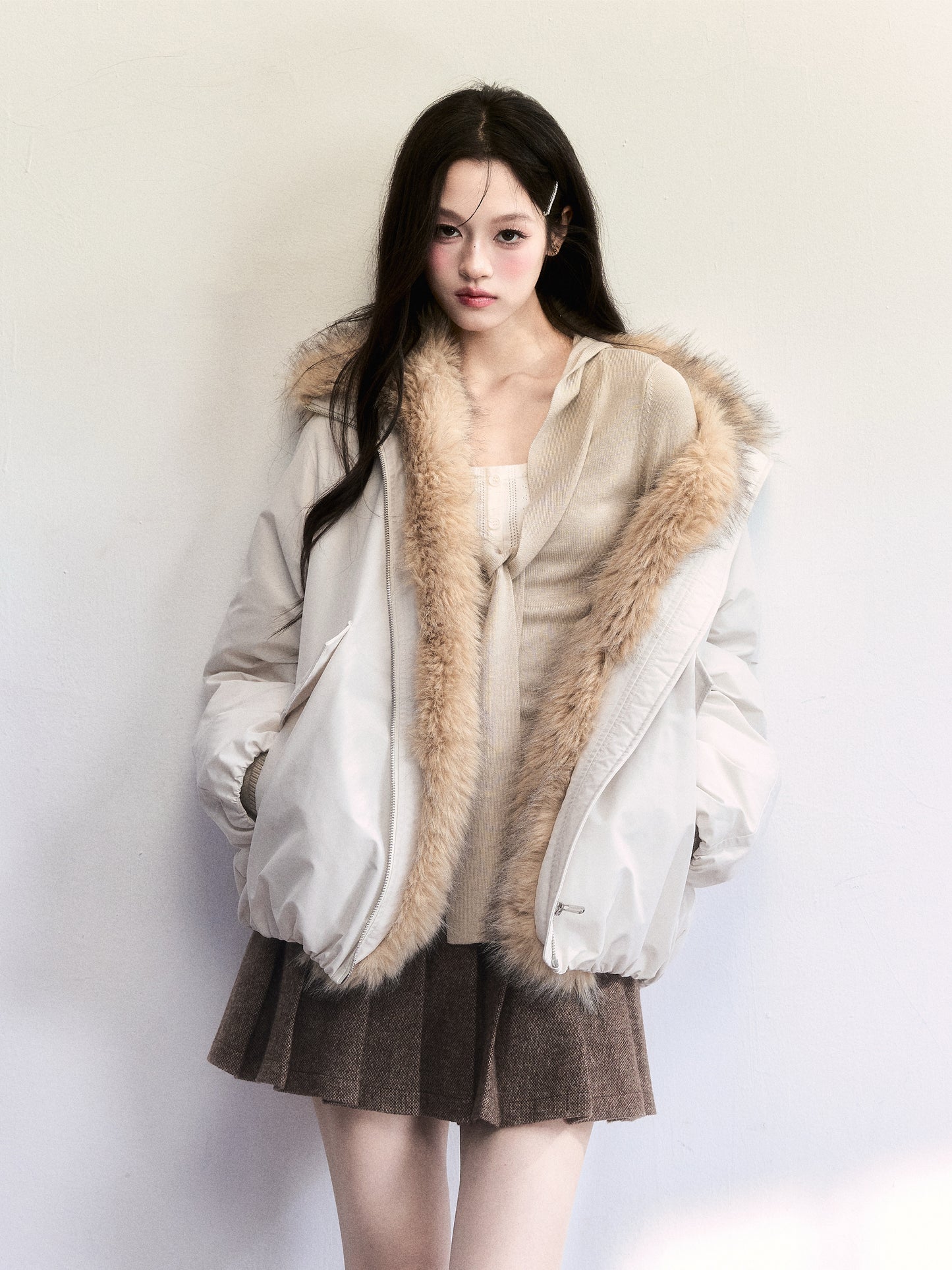 White Duck Down Puffer Jacket (90%) With Faux Fur Collar