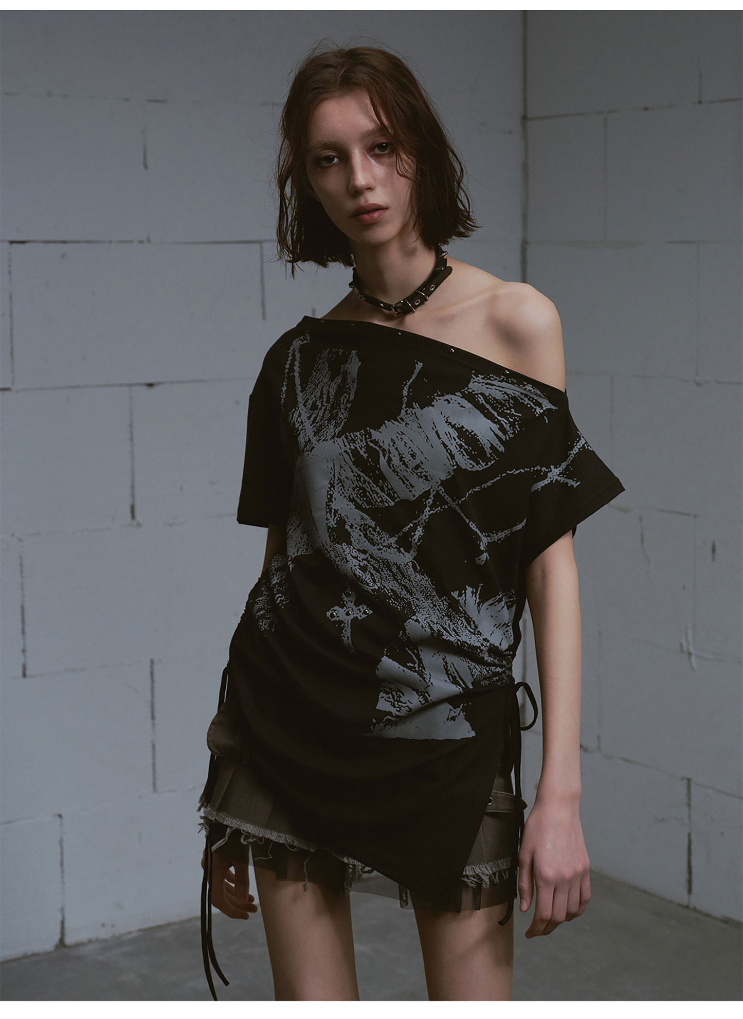Gothic Print One-Shoulder Asymmetric Top