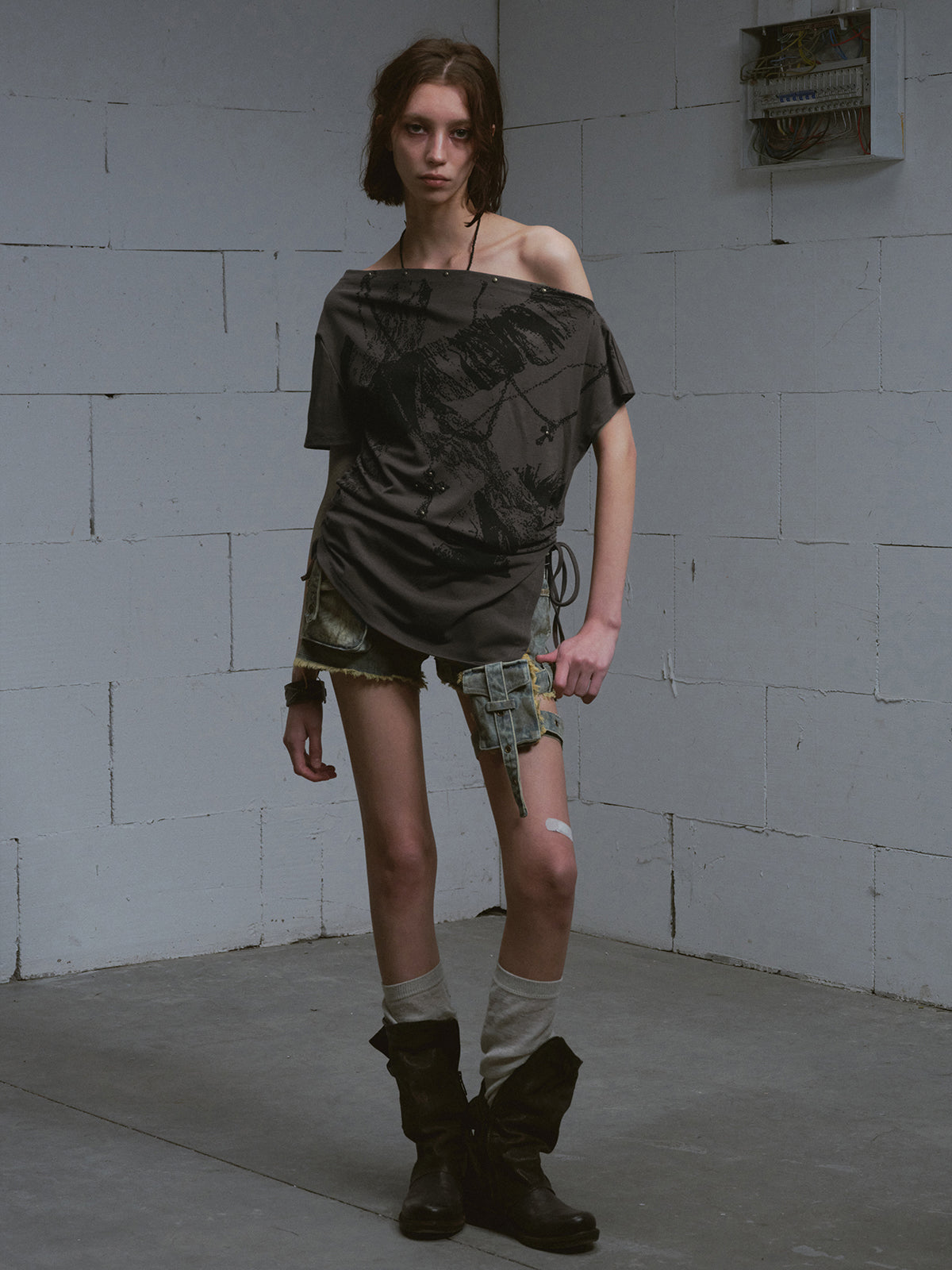 Gothic Print One-Shoulder Asymmetric Top