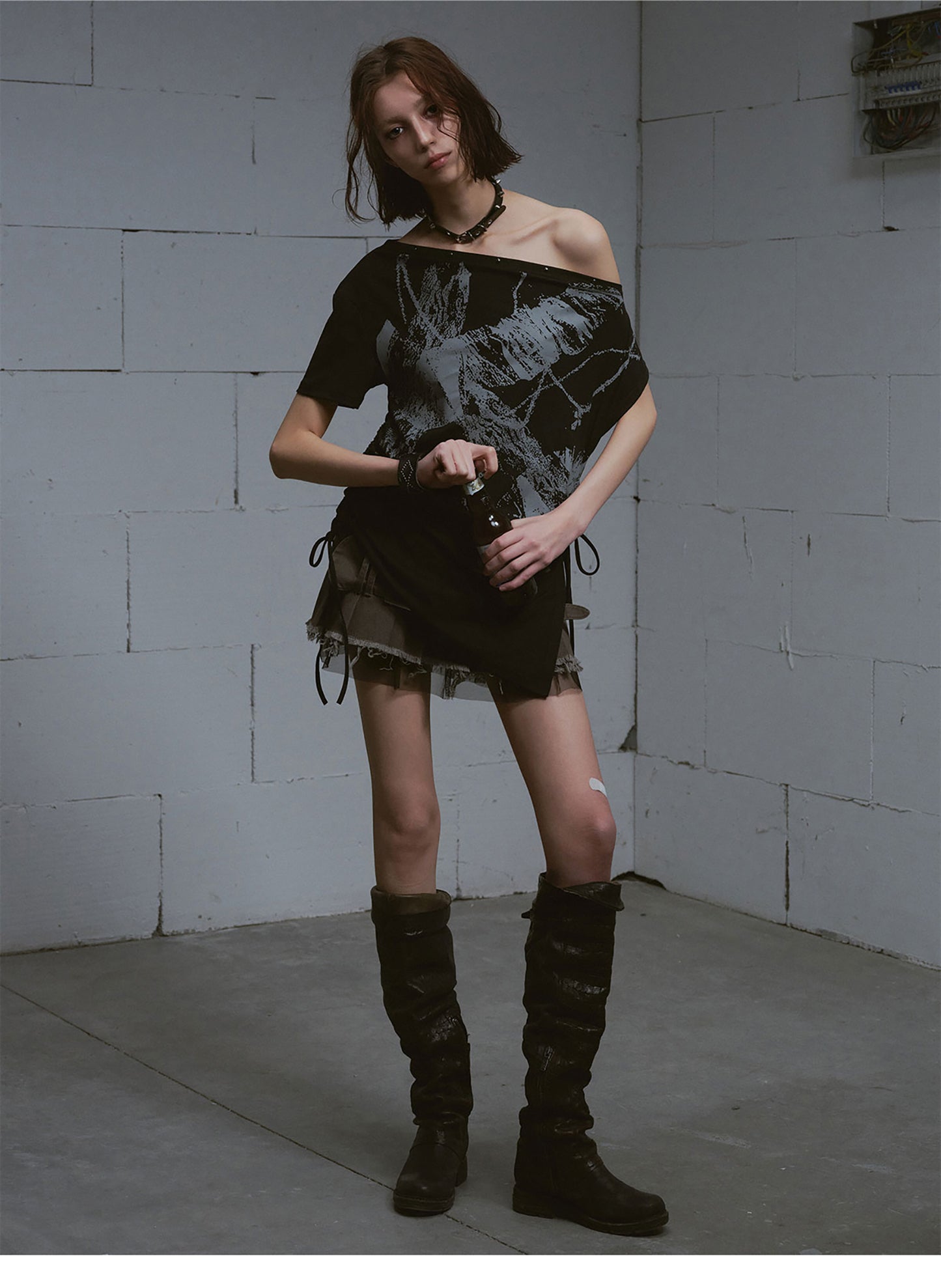 Gothic Print One-Shoulder Asymmetric Top