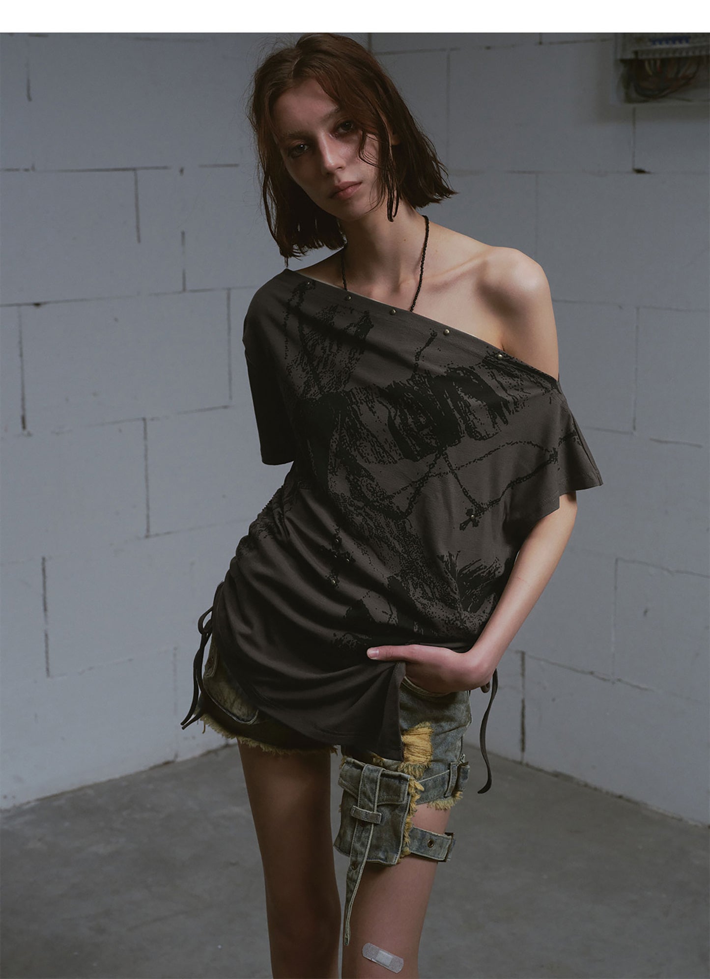 Gothic Print One-Shoulder Asymmetric Top