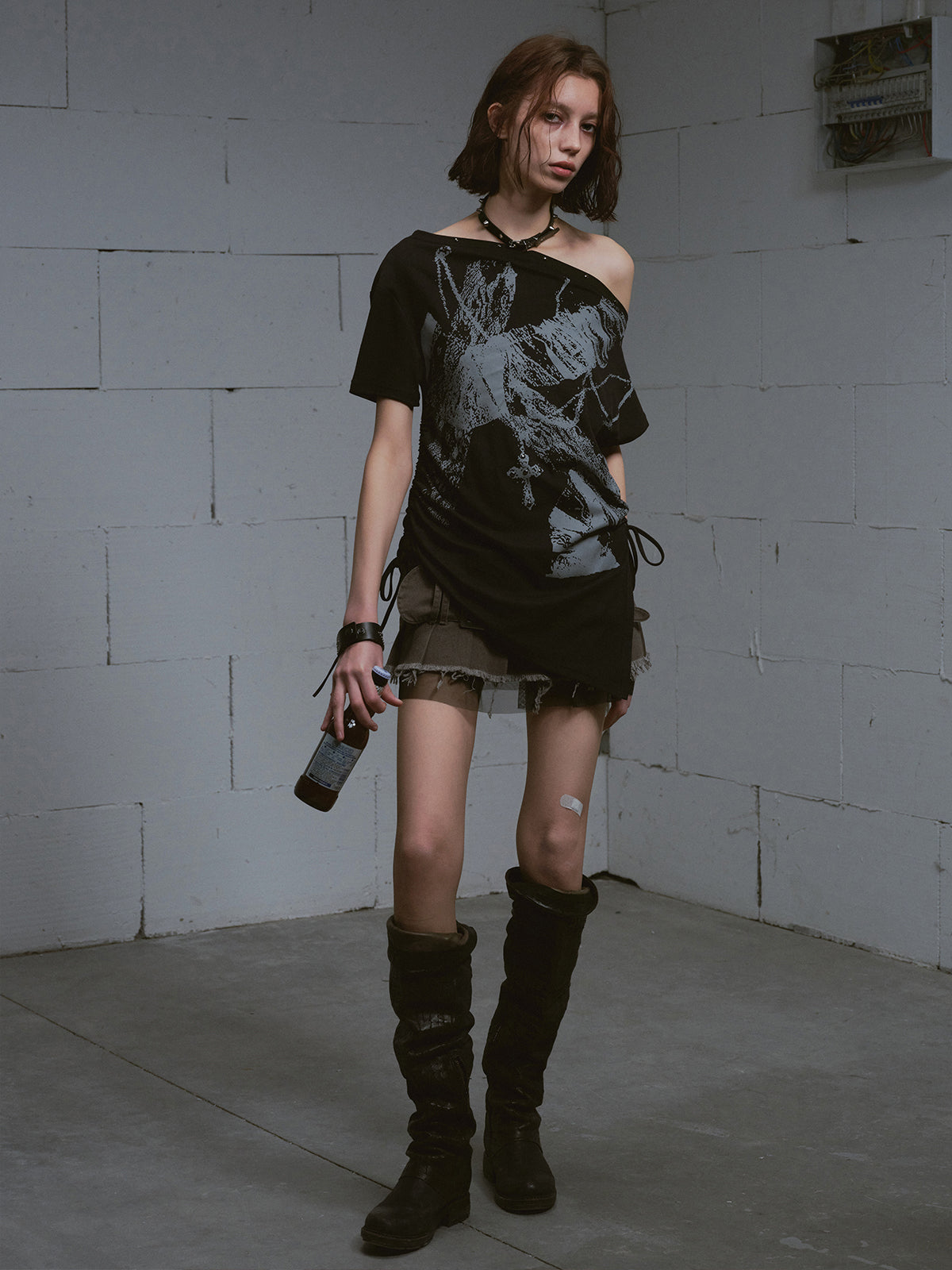 Gothic Print One-Shoulder Asymmetric Top